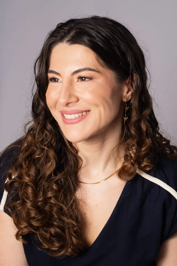 Retrato da Dra. Milena Amaro Furlan, médica